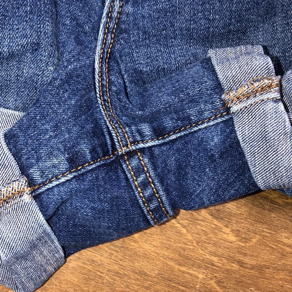 Old Navy size 2 boyfriend cuffed denim shorts - Picture 4 of 8